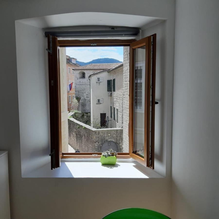 Lana & Ena Apartments Kotor Luaran gambar
