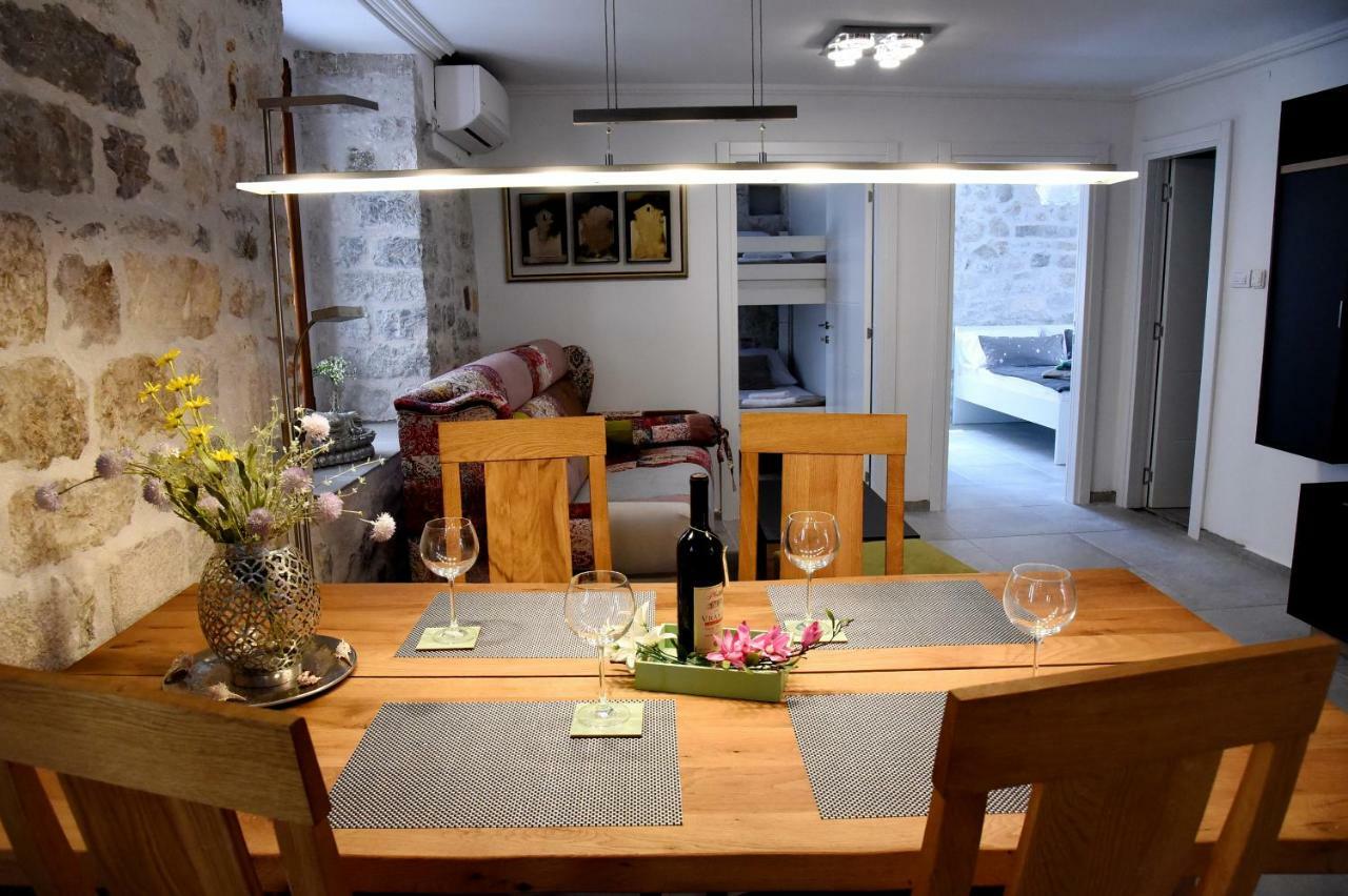 Lana & Ena Apartments Kotor Luaran gambar