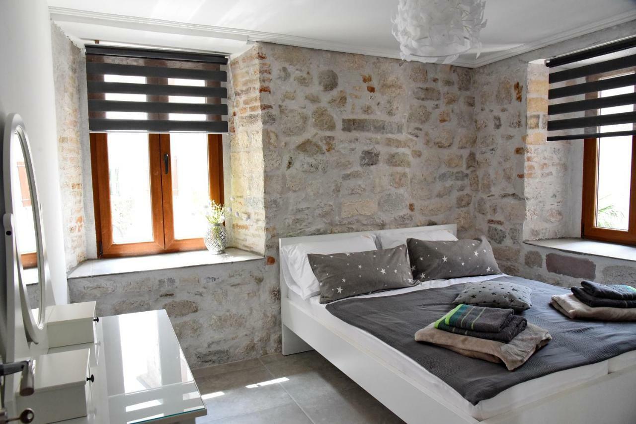 Lana & Ena Apartments Kotor Luaran gambar