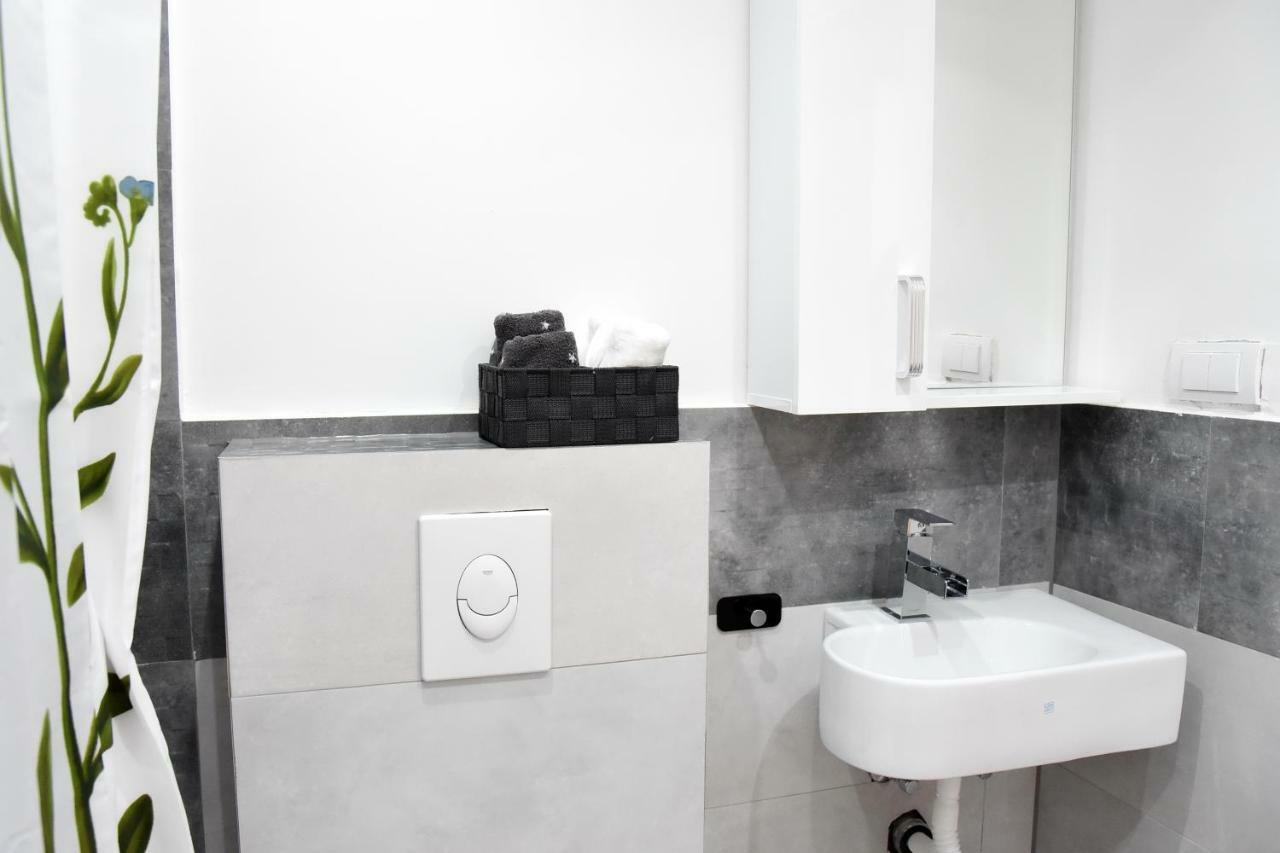 Lana & Ena Apartments Kotor Luaran gambar