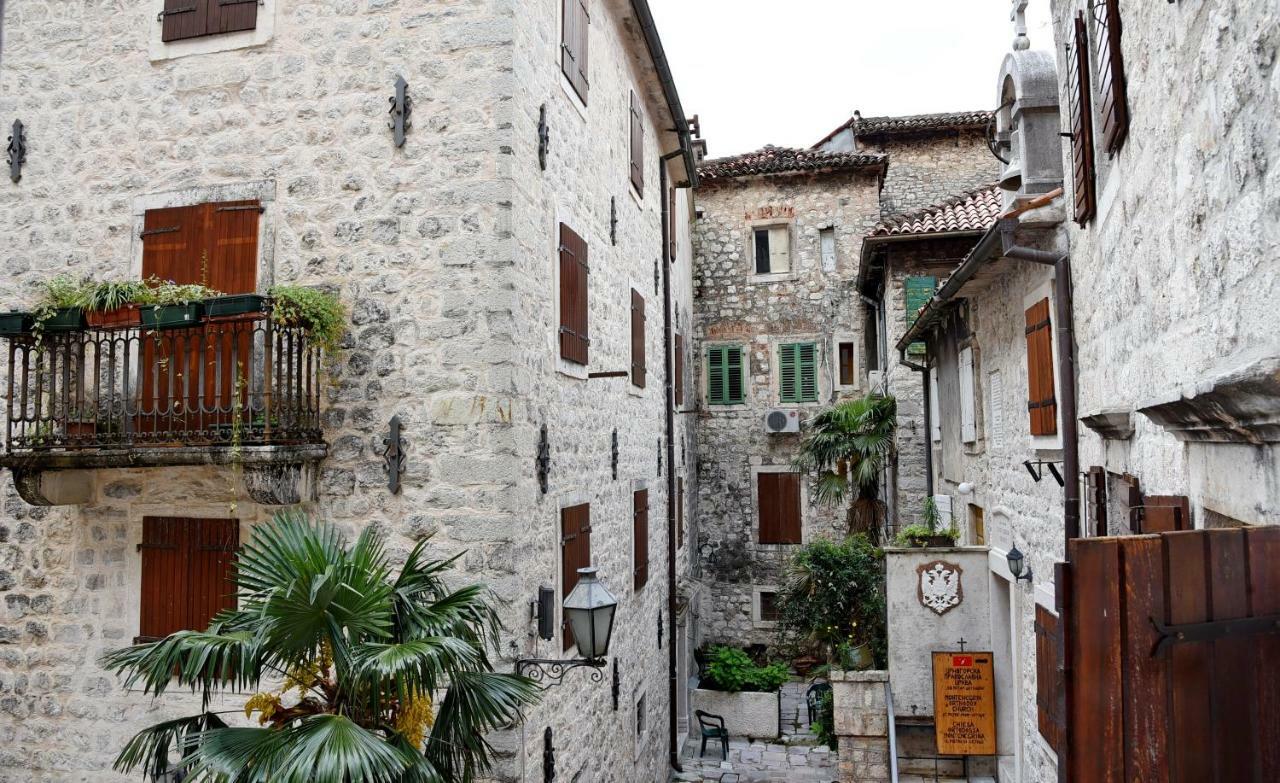 Lana & Ena Apartments Kotor Luaran gambar