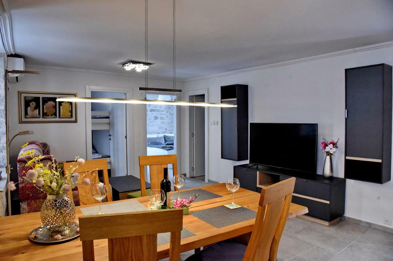 Lana & Ena Apartments Kotor Luaran gambar