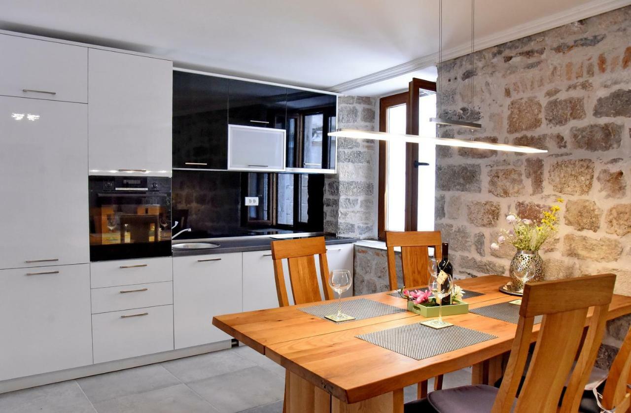 Lana & Ena Apartments Kotor Luaran gambar