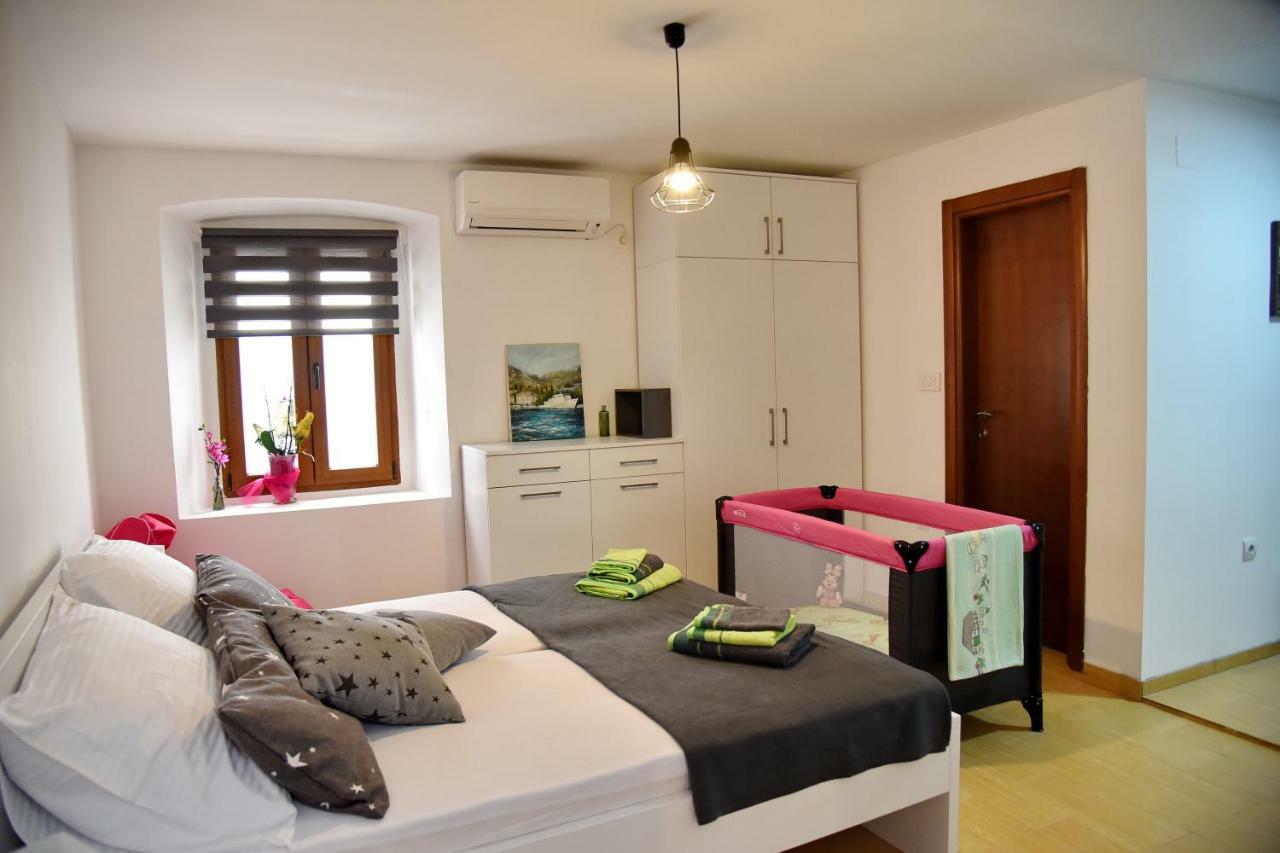 Lana & Ena Apartments Kotor Luaran gambar