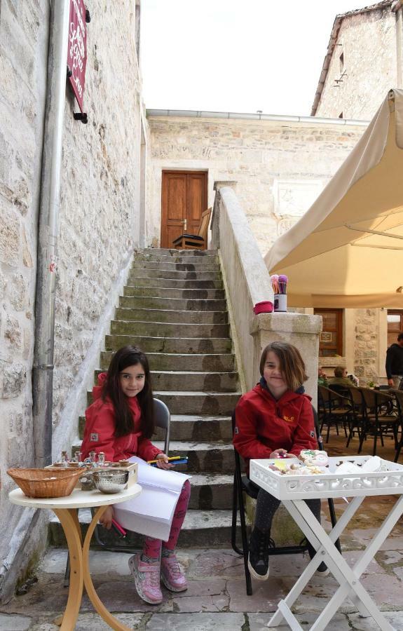Lana & Ena Apartments Kotor Luaran gambar